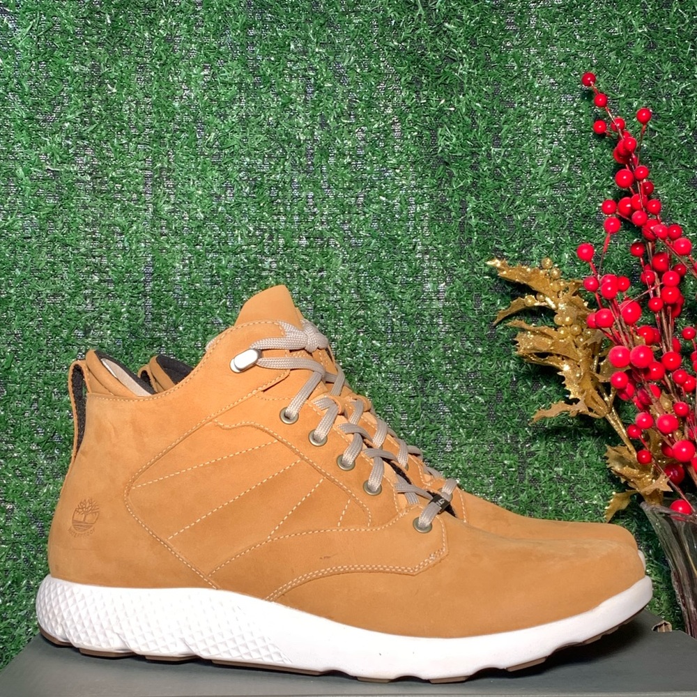 TIMBERLAND MEN'S FLYROAM WATERPROOF CHUKKA SNEAKER - Picture 7 of 8